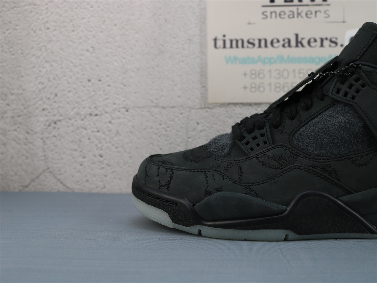 GX Batch Air Jordan 4 Retro Kaws Black 930155-001